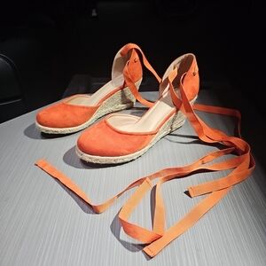 C. WONDER Orange Faux Suede Wrap Ankle Rope Wedge Espadrille Womens 9.5 PreOwned